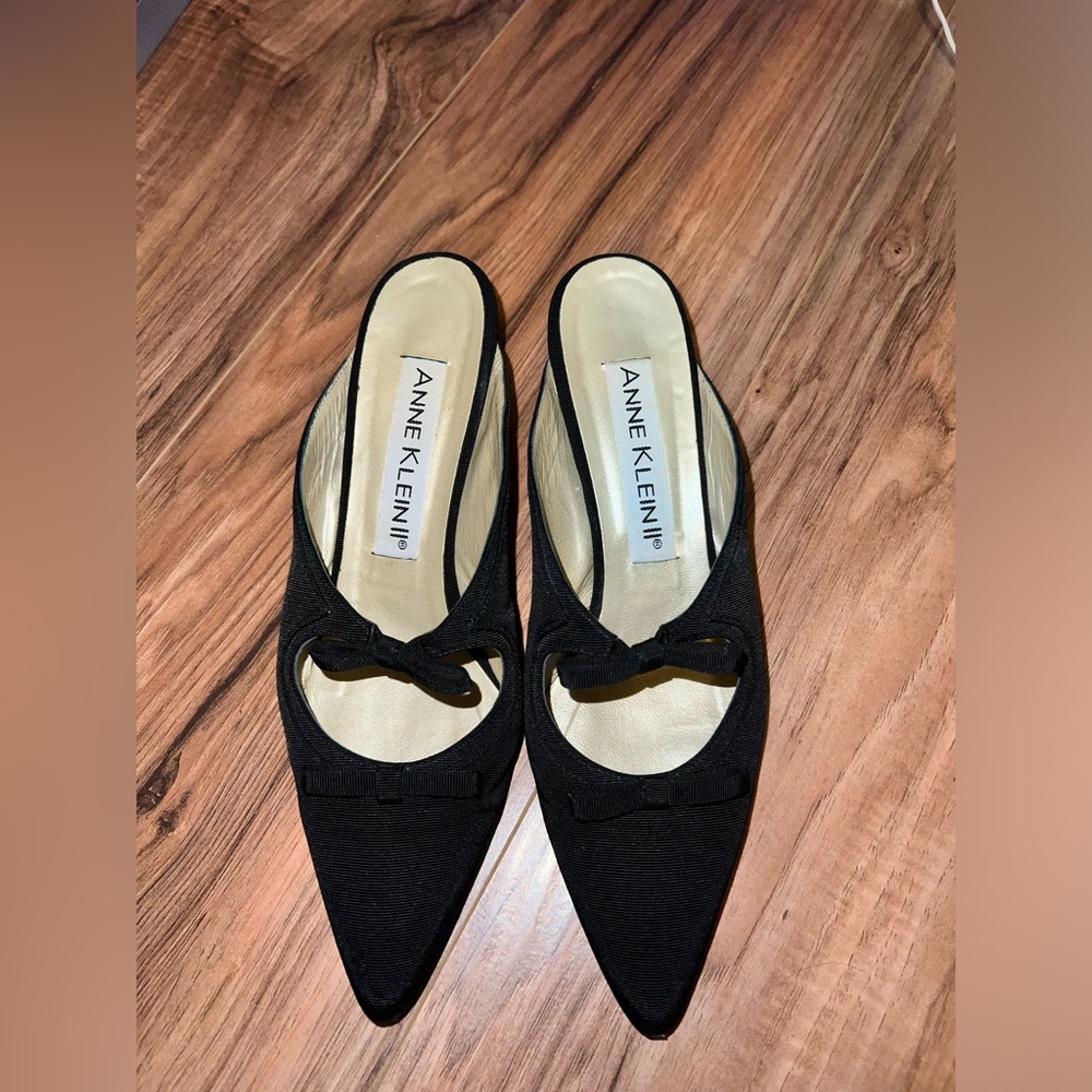 Anne Klien Kitten Heels 👠 🖤